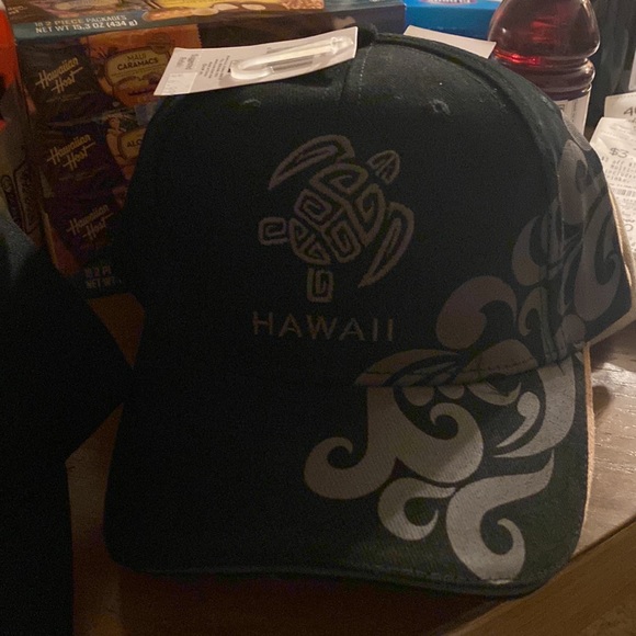 Hawaiian Caps Mystery box. 5 total caps Hawaii - Picture 3 of 3